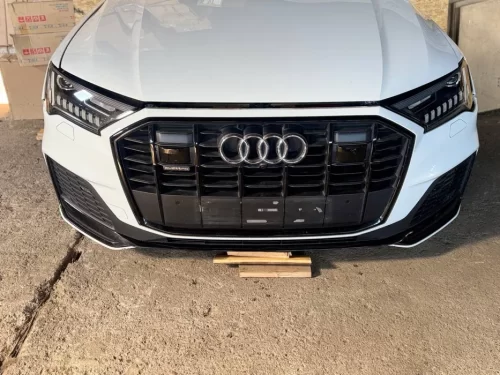 Ауді Q7 4M передня частина капот, крила, бампер, фари матричні.