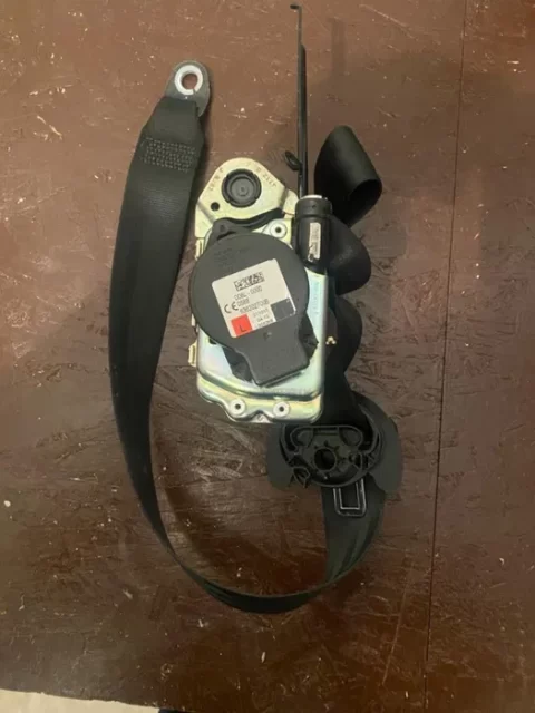 Ремінь безпеки (лівий) на AUDI Q7 4M і Q5 80A, AUDI Q7 4М і AUDI Q5